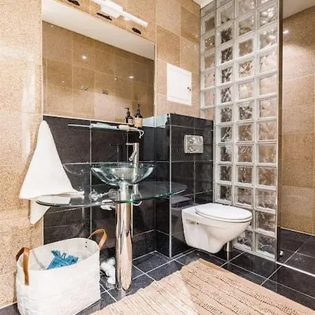 Sea View & Northern Lights -