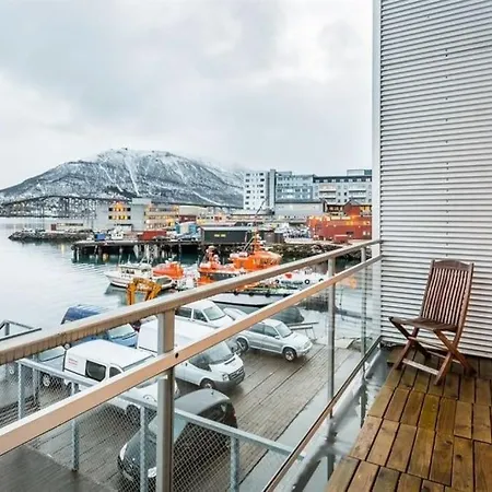 公寓 Sea View & Northern Lights - *