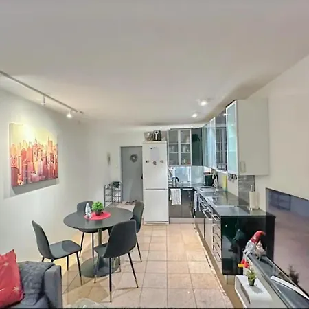 Sea View & Northern Lights - *