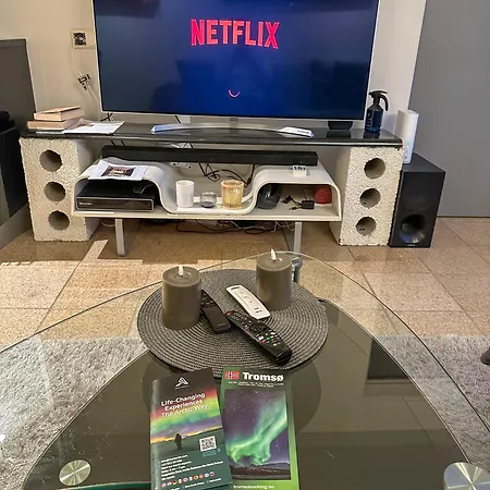 Sea View & Northern Lights -