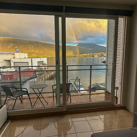 Sea View & Northern Lights -