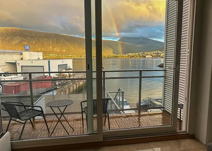 Sea View & Northern Lights -